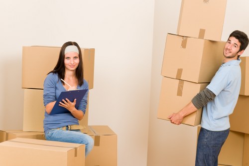 Experienced team handling packing and moving in Storage Finsbury Park
